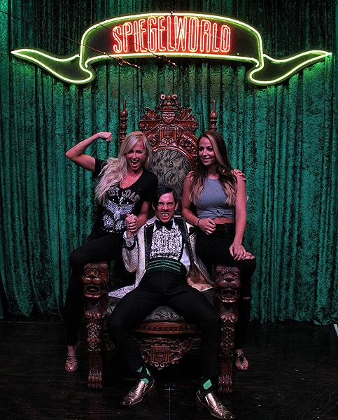 Emma Summer Rae at ABSINTHE Las Vegas 7.27.17 credit Joseph SandersSpiegelworld