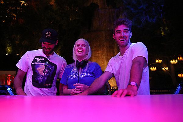 Make A Wish Recipient Sarah Hodge with Wynn Nightlife Resident DJ Duo The Chainsmokers at Intrigue Nightclub Las Vegas 8.17.18 Credit Danny Mahoney for Wynn Nightlife 12