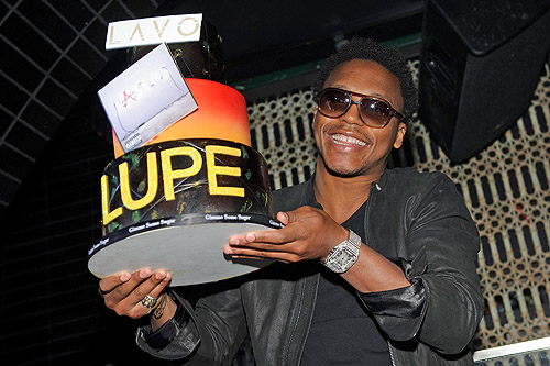 Lupe_Fiasco_with_cake_at_LAVO