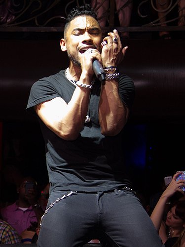 Miguel performance 3 LAX Nightclub Al Powers