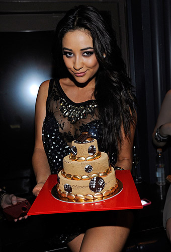 Shay_with_cake
