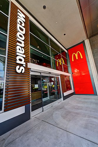 Metro_McDonalds_exterior_001