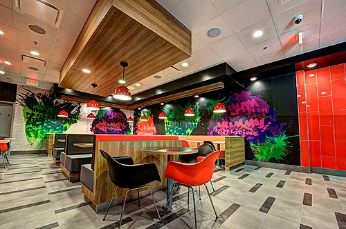 Metro_McDonalds_second_floor_004