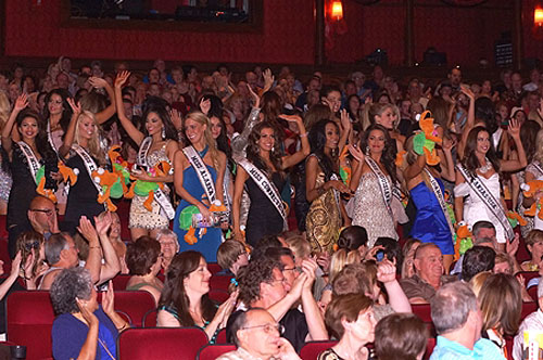 Miss USA Contestants at Terry Fator by Cashman Photo