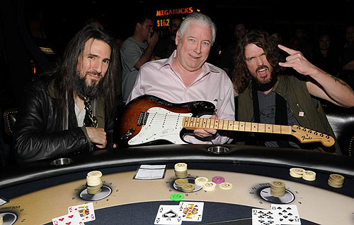 11.2.12_Ron_Bumblefoot_Thal_and_Dizzy_Reed_play_blackjack_with_Hard_Rock_Hotel__Casino_VIP_credit_Scott_Harrison