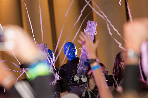 Blue Man Group sends off the newlyweds with confetti at Rock n Roll Marathon 11.16.14