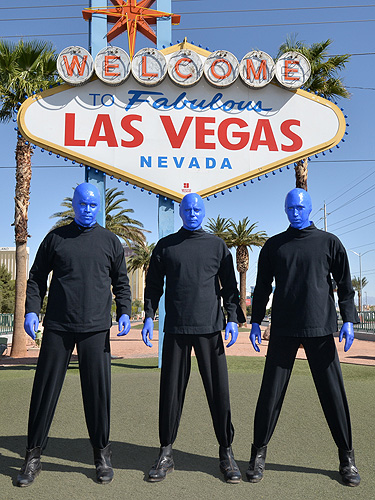 4.2.15 Blue Man Group at the Welcome to Fabulous Las Vegas Sign for World Autism Awareness Day