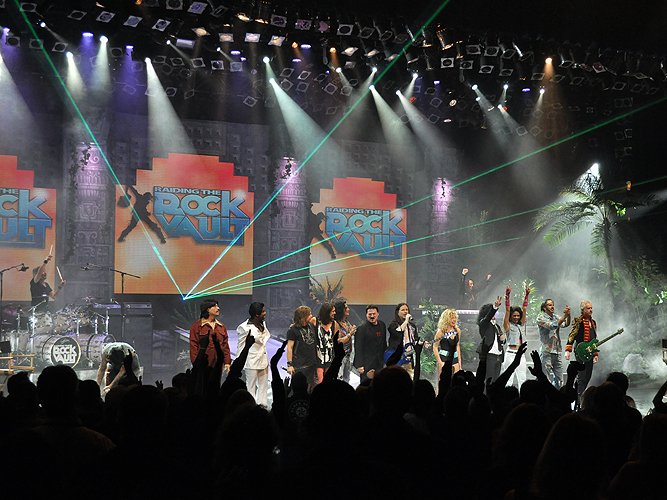 Raiding The Rock Vault LVH Cast Curtain Call 22020