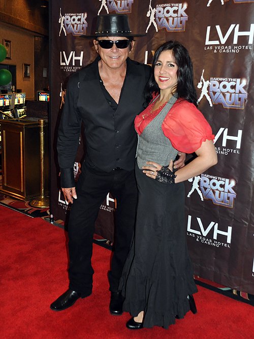 Raiding The Rock Vault LVH Esteban Teresa Joy 21932