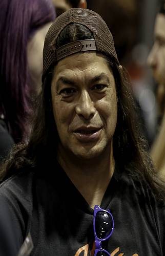 Robert Trujillo endorsing and signing autographs at the framus booth at namm 2016