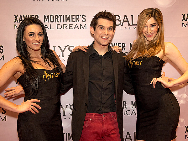 Xavier Mortimer and FANTASY Girls on the Red Carpet