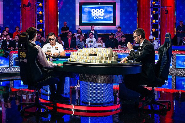 Heads Up Hossein Ensan Dario Sammartino 2019 WSOP EV73 Final Table Giron 8JG4400