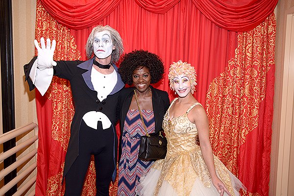 Viola Davis poses with O by Cirque du Soleil cast members Aug. 24