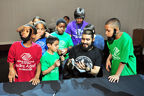 Sergio_Romo__BGCLV_kids_-_credit_Aaron_Garcia_9_Group.jpg