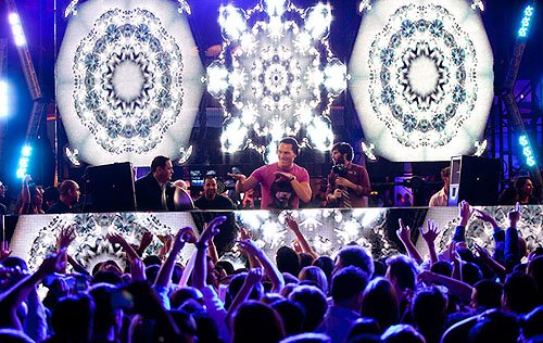 XS_-_Tiesto_3_-_credit_Erik_Kabik