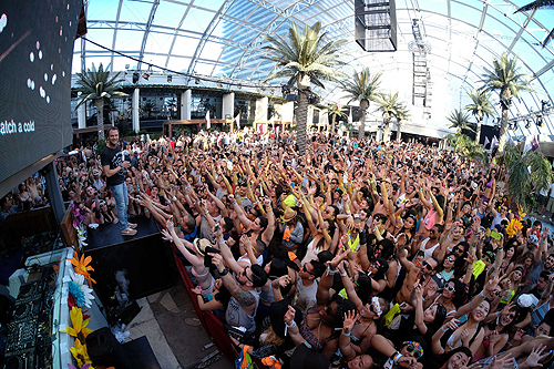 Halfway to EDC Dash Berlin  Crowd at Marquee Dayclub
