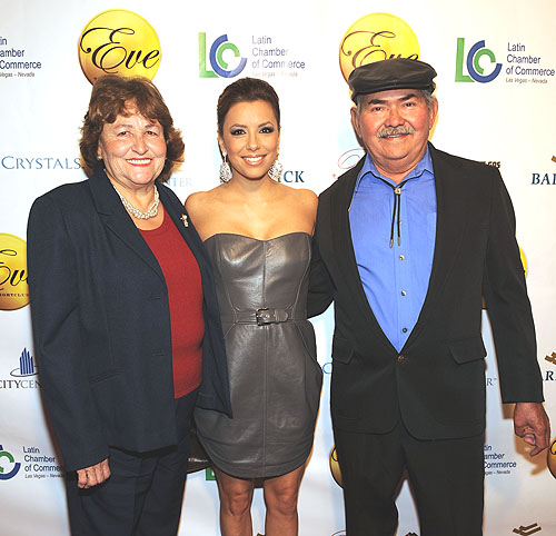 EvaLongoriaParkerandparentsonredcarpetatEve