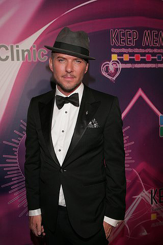 Caesars_Headliner_Matt_Goss_at_Keep_Memory_Alive_Power_of_Love_Gala_2_26_11