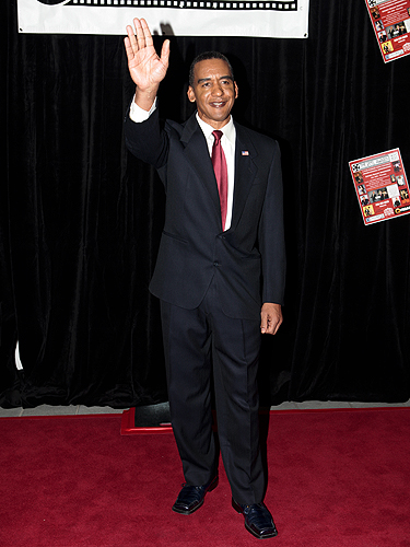 Aaron_Norvell_as_President_Barack_Obama_-_Photo_courtesy_of_THE_REEL_AWARDS_MG_2216