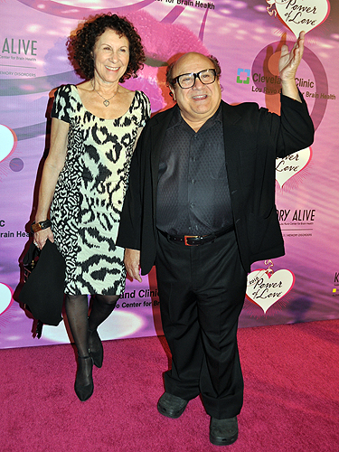 Rhea_Perlman_and_Danny_DeVito_Power_of_Love_086
