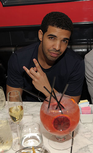 Drake_at_Sugar_Factory_American_Brasserie
