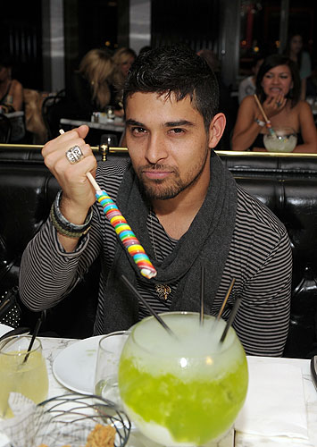Wilmer_Valderrama_at_Sugar_Factory_American_Brasserie