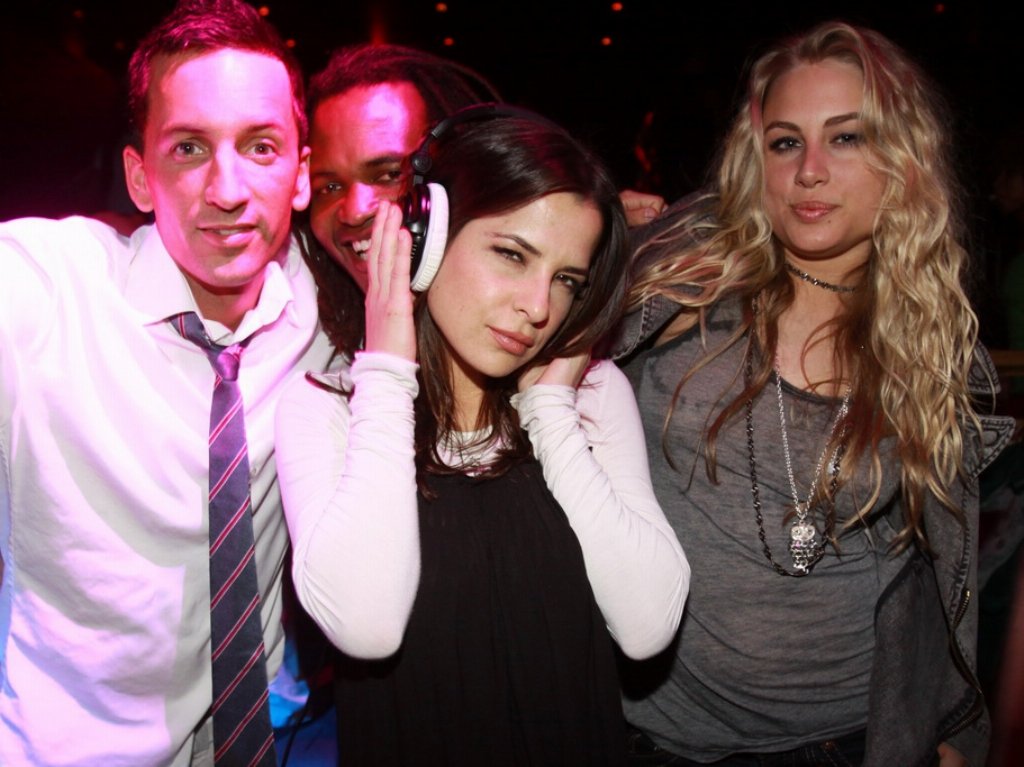 3.14.09clintonsparks-salmasekela-kellymonaco