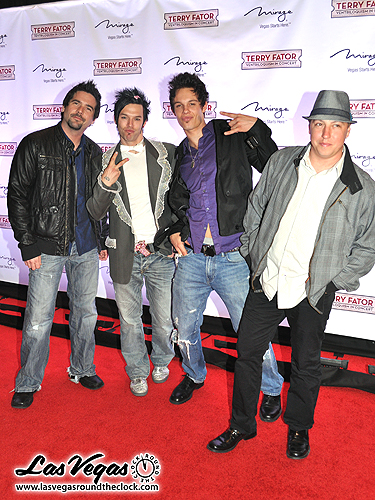 Recycled_Percussion_-_Terry_Fator_049