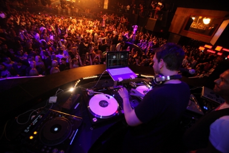 4.24.09djamatrainnightclub-creditjoefury1