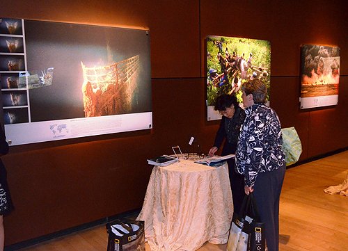 Educators check out National Geographic Learnings Latest Materials 4.9.13 Imagine Exhibitions