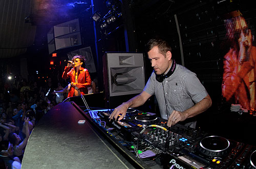 Skylar_Grey_and_Kaskade_at_Marquee_Nightclub