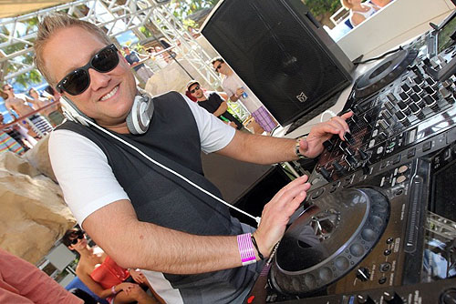 04.20.13 Robbie Rivera at Juicy Beach at Hard Rock Hotel - Photo Credit Hew Burney