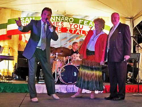 Mayor_Goodman_at_San_Genero_2011