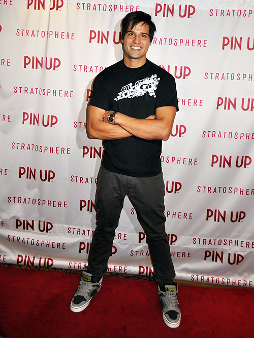 Ricardo Laguna Pin Up 23018
