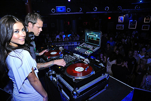Arianny_Celeste_and_DJ_Loczi_during_Electric_Dream_at_Studio_54_2_Las_Vegas_5.6.11