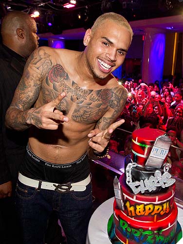 Chris_Brown_PURE_Nightclub_Birthday_Cake_5.7.11