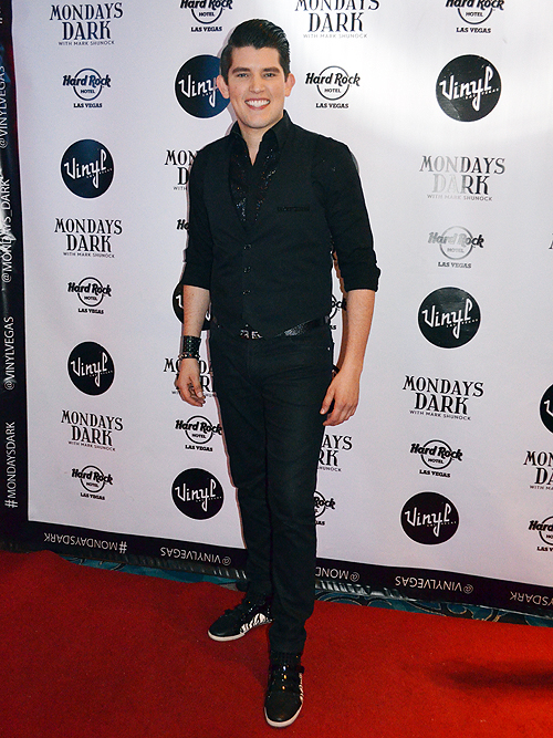 Ben Stone Mondays Dark With Mark Shunock 7 to benefit Neurofibromatosis Network 52253