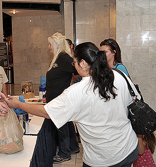 5.21.11_Blue_Man_Group_Summer_Stock_Up_5