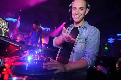 Eric DLux Ling Ling Club