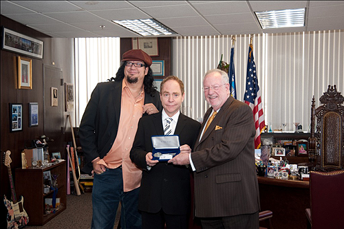 P__T_Key_to_City_-_Penn_Teller__Mayor
