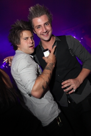 5.30.09ryancabreraandfriends-creditjoefury1