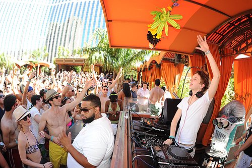 Arty_TAO_Beach_EDC_Week