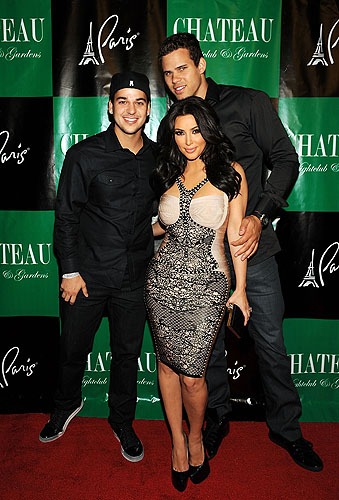 Robert_Kim_and_Kris_on_the_red_carpet_1