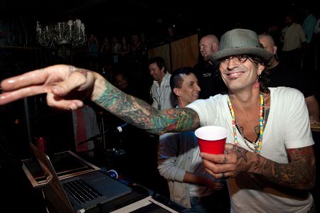 8.1.09TommyLeeatBodyEnglish