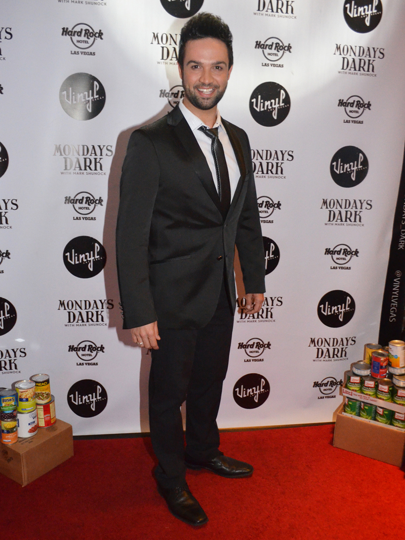 Chadwick Johnson Mondays Dark 10 55552