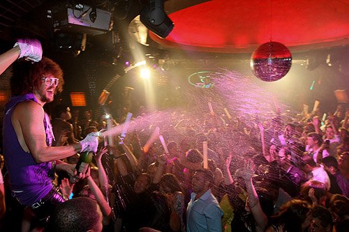 Redfoo_sprays_champagne_LAVO