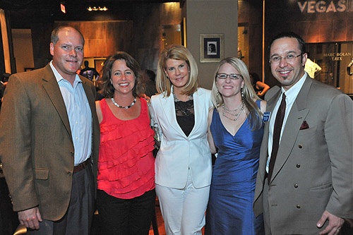 Representatives_from_Make-A-Wish_Foundation_winner_of_Foundation_of_The_Year