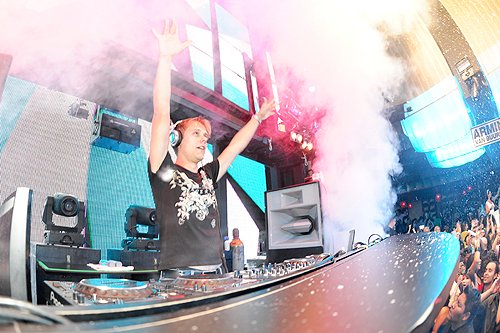 Armin_Van_Buuren_at_Marquee