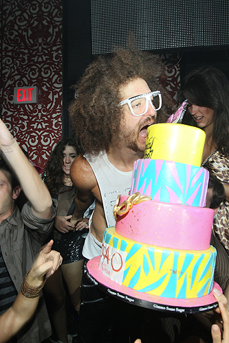 Redfoo_with_cake_at_TAO