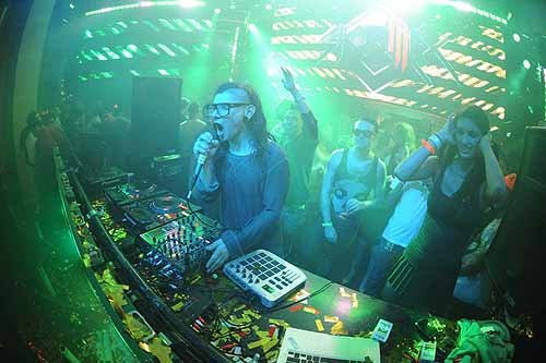 XS_-_Labor_Day_-_Skrillex_2